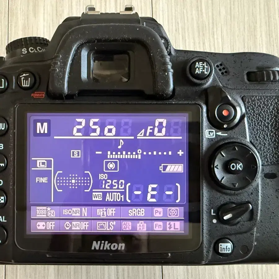 니콘 D7000 카메라