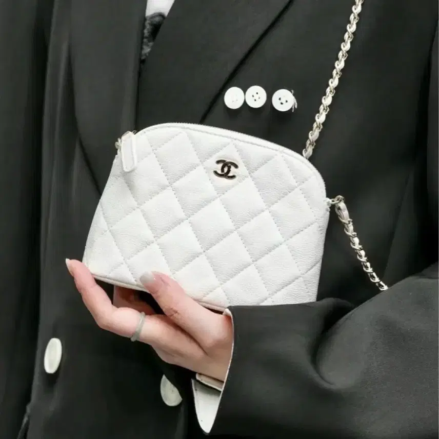 샤넬 하프문 미니백 내장칩 AP4000 사진 2