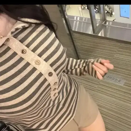 에이블리 브이넥 긴팔 니트