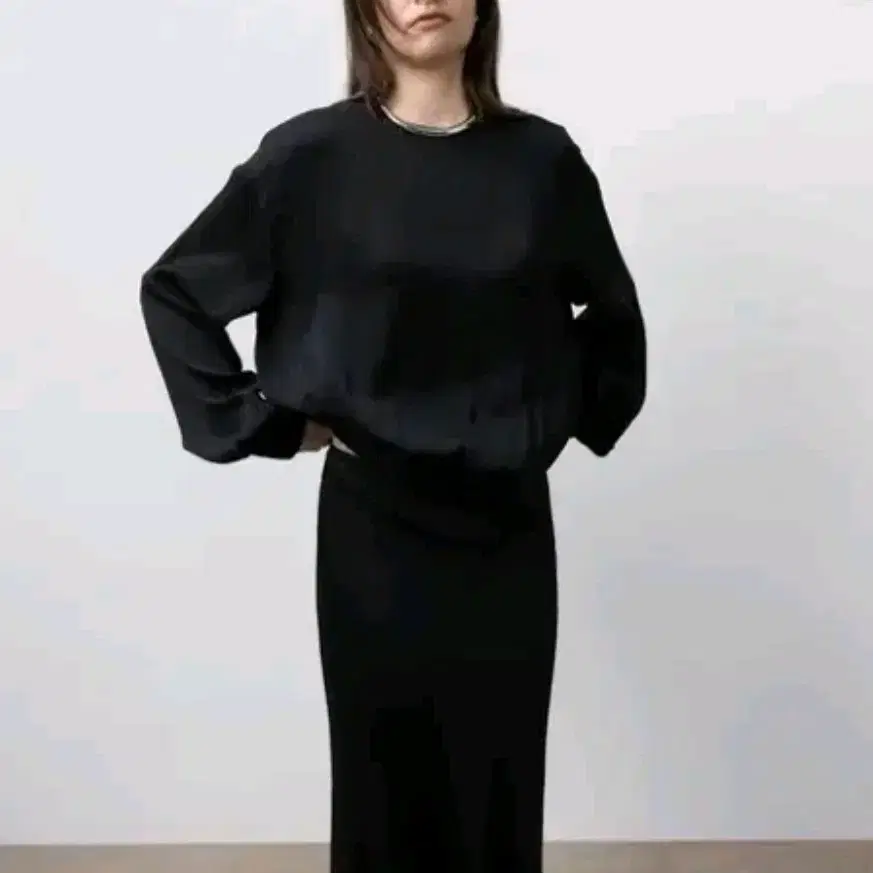2024.오르orr)밴딩시보리 블라우스