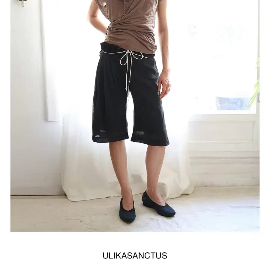 CURTAIN HALF PANTS (BLACK)
