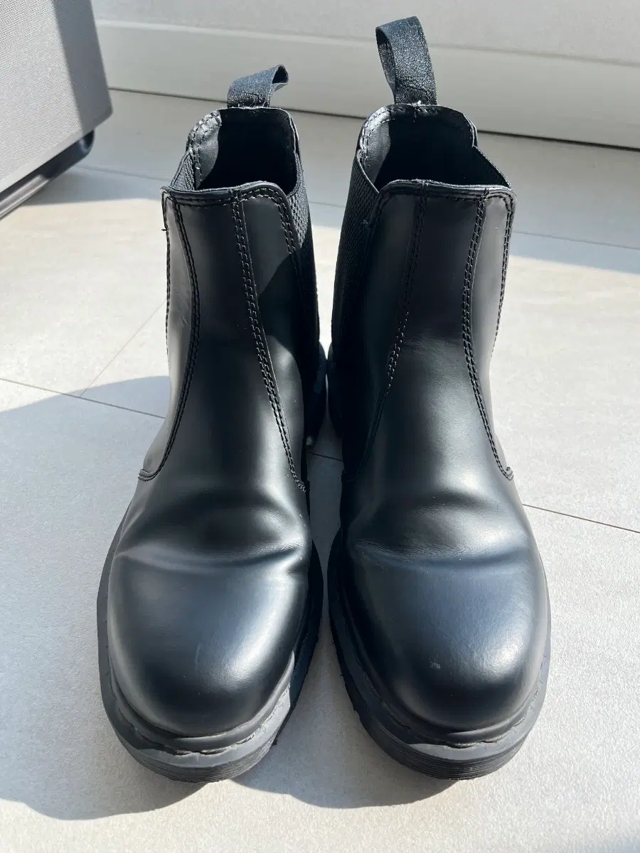 Dr. Martens 2976 Mono Black Chelsea Boots / Size 270 (UK8)