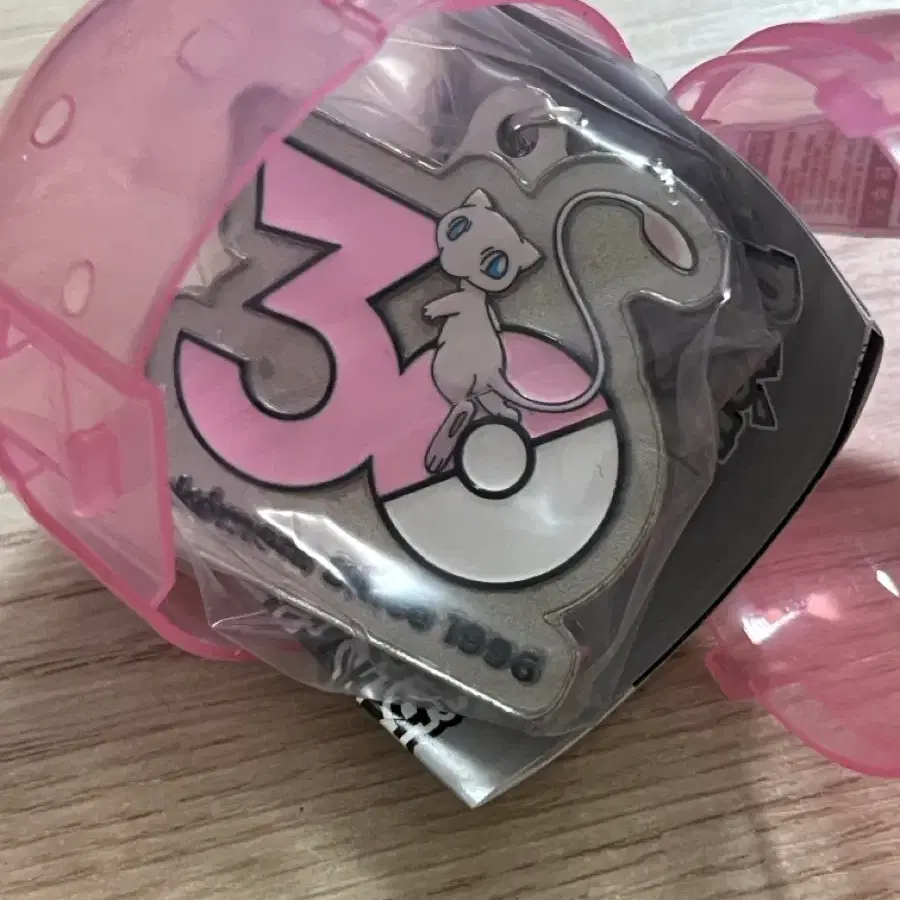 [새상품] 포켓몬스터 30주년 메탈 키링 메지루시 뮤