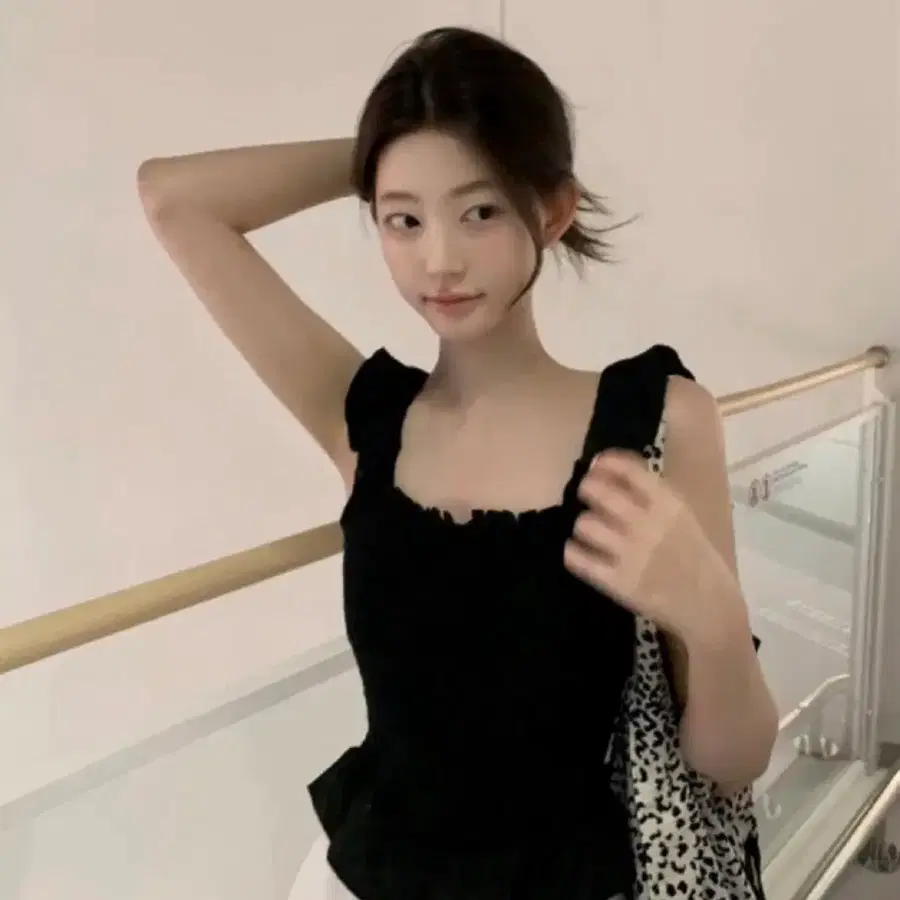 제니오 카밀 스모크탑 블랙