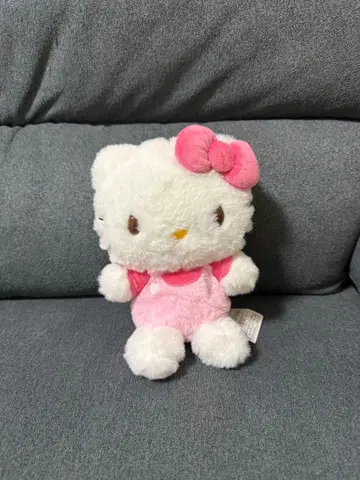 [가격 인하] [미사용 새상품] 산리오 헬로키티 포근 봉제 인형 중 키티