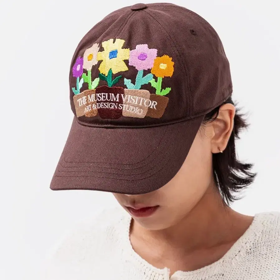 더뮤지엄비지터 모자 새상품 판매합니다
