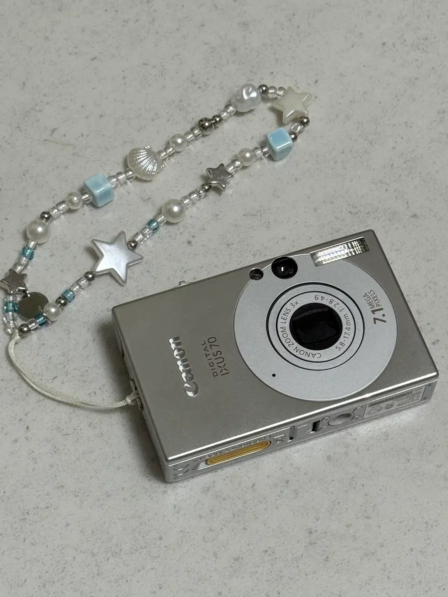 Canon IXUS 70 digital camera