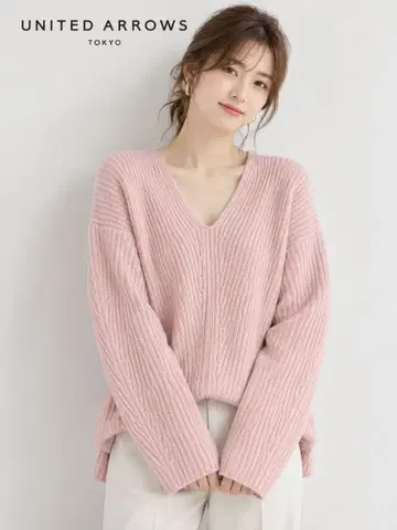 UNITED ARROWS 유나이티드 애로우즈 울 100% V넥 니트