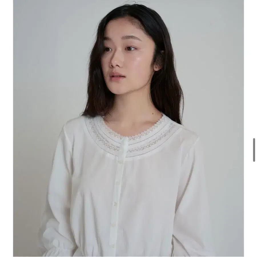 호와스 이젤 블라우스 Easel blouse