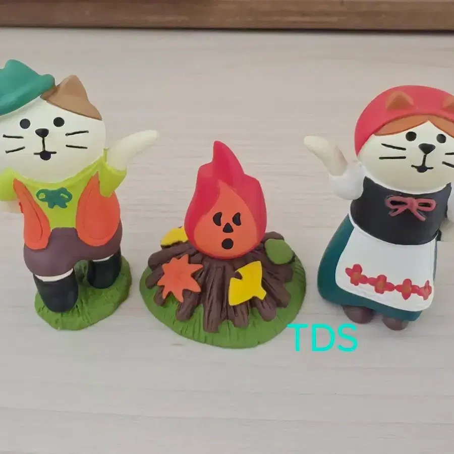 정품> 데꼴 할로윈 포크댄스 커플냥 & 모닥불 set
