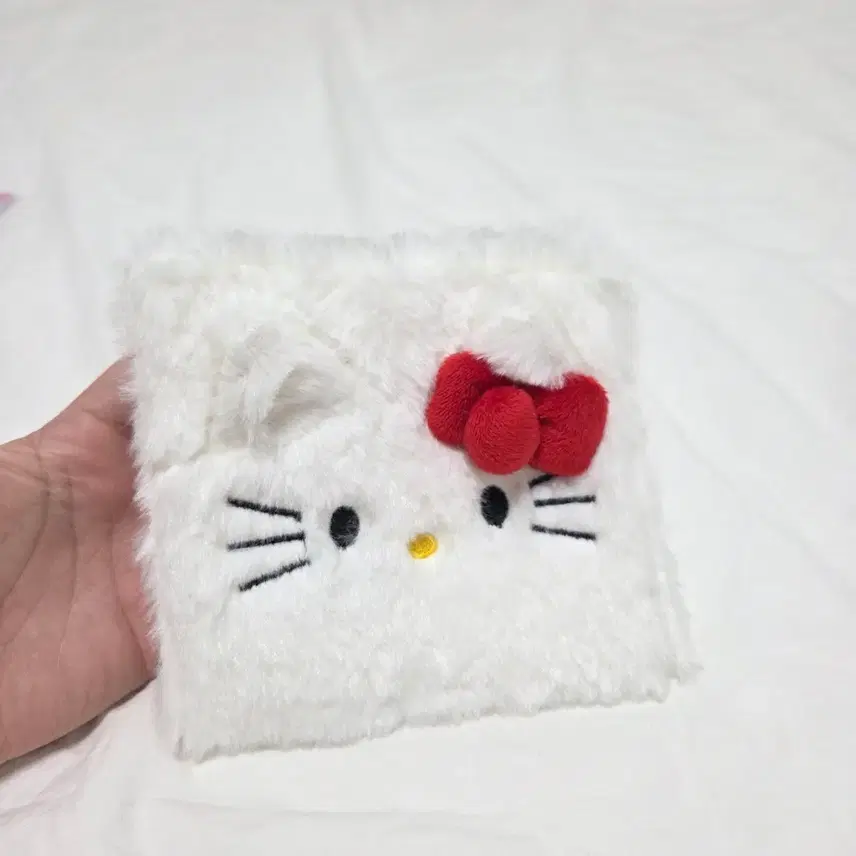 ハローキティ 生理用ナプキンポーチ