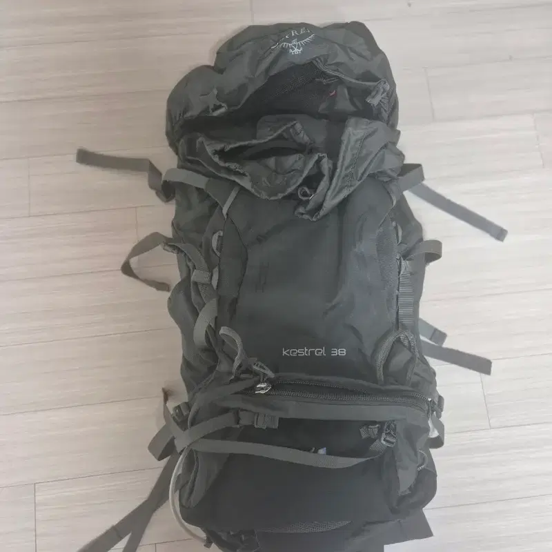 오스프리 캐스트럴 38 등산가방 올리브