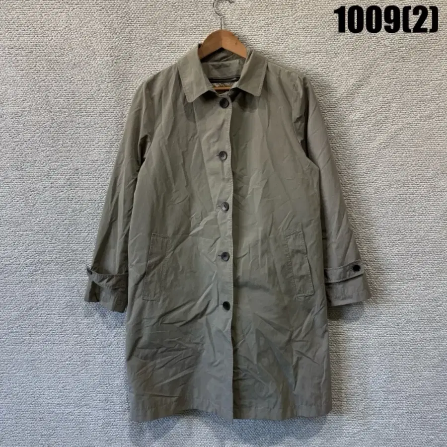 BCBG 트렌치 코트 카키색 m