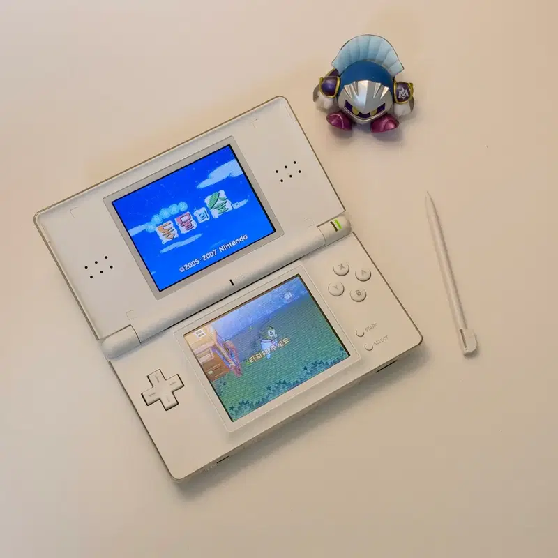 닌텐도 Ds lite 크리스탈 화이트(한국 정발 + 충전기 + 펜)