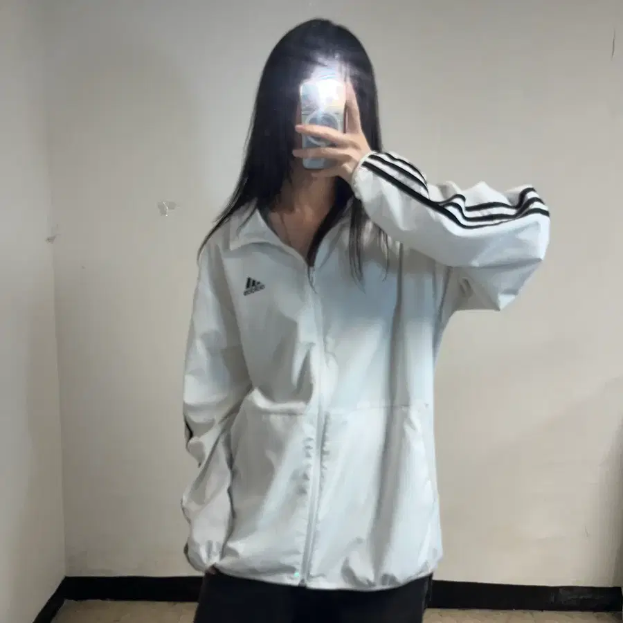 아디다스 화이트 바람막이