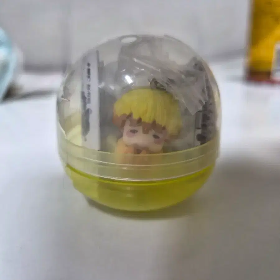 젠이츠 가챠 피규어