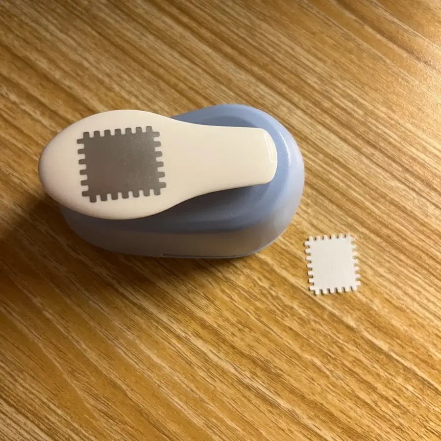 우표 펀칭기