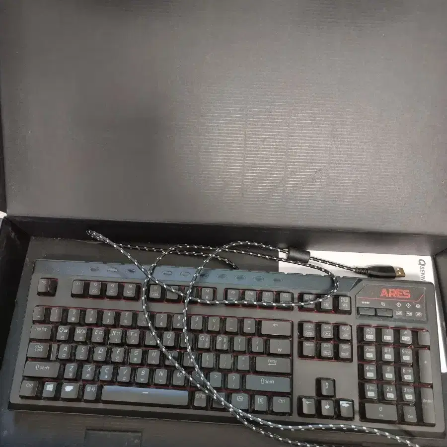 큐센 ARES Q10 레인보우