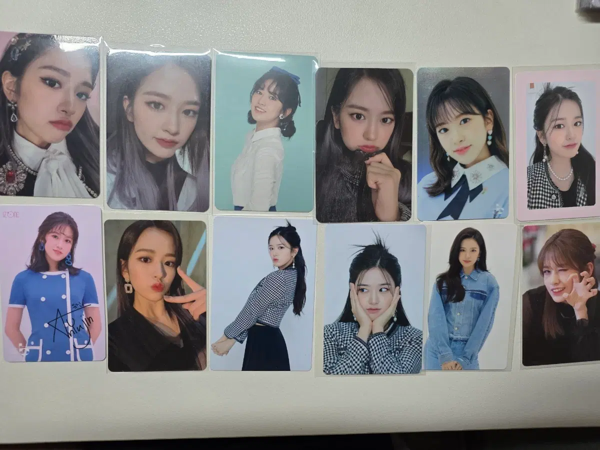 Iz*one Ahn Yujin photocard