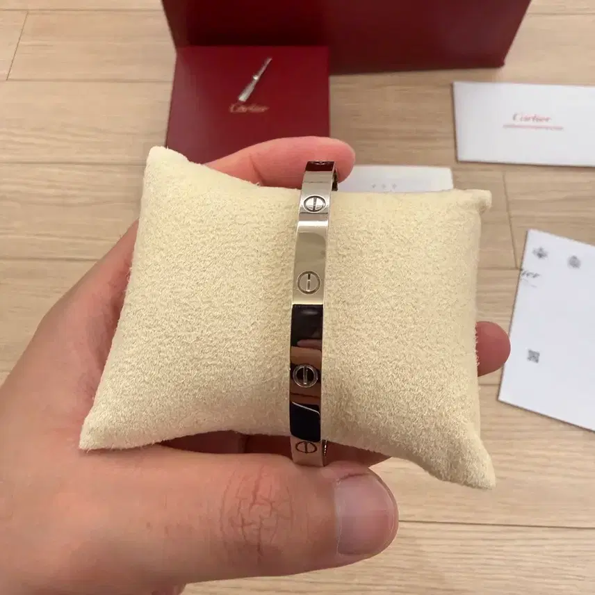 까르띠에 [20호] 러브팔찌 LOVE 브레이슬릿 클래식모델 화이트골드 사진 8