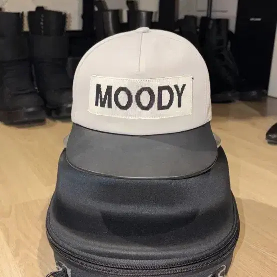 릭오웬스 14FW 황소가죽 MOODY 우울한 패치 레더 모자 트러커햇