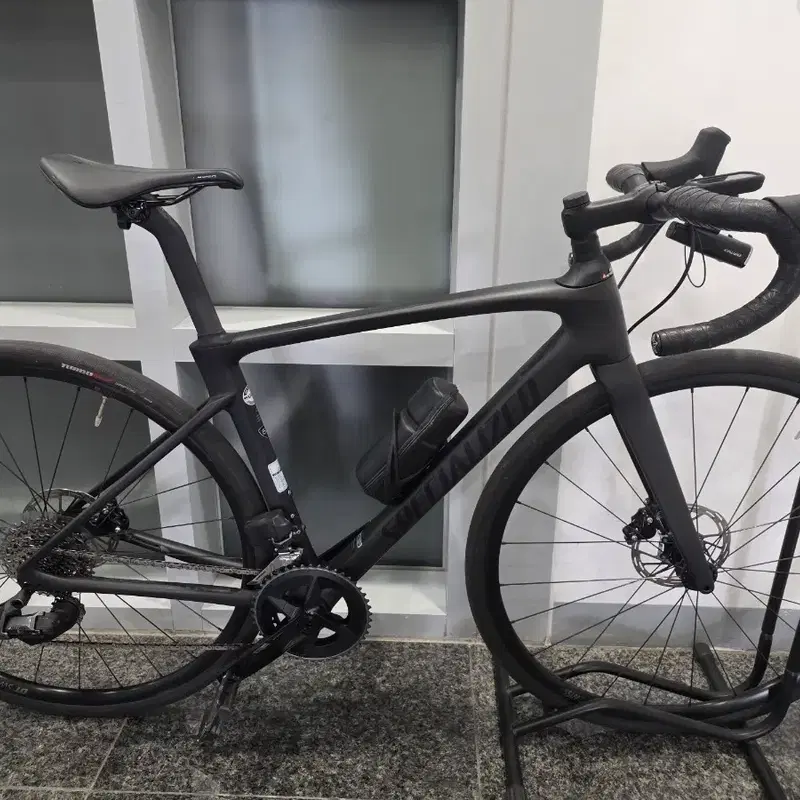 스페셜라이즈드 루베콤프 Roubaix Comp
