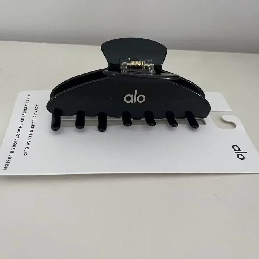 alo 알로 90's claw clip 헤어핀