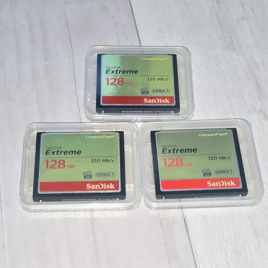 SanDisk Extreme CompactFlash 메모리카드128GB 3개 내놓아요