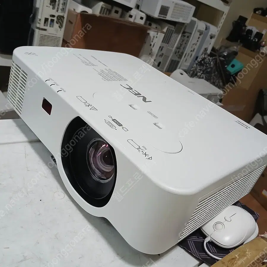 NEC NP-P554U 중고빔프로젝터 단초점 WUXGA 5600안시