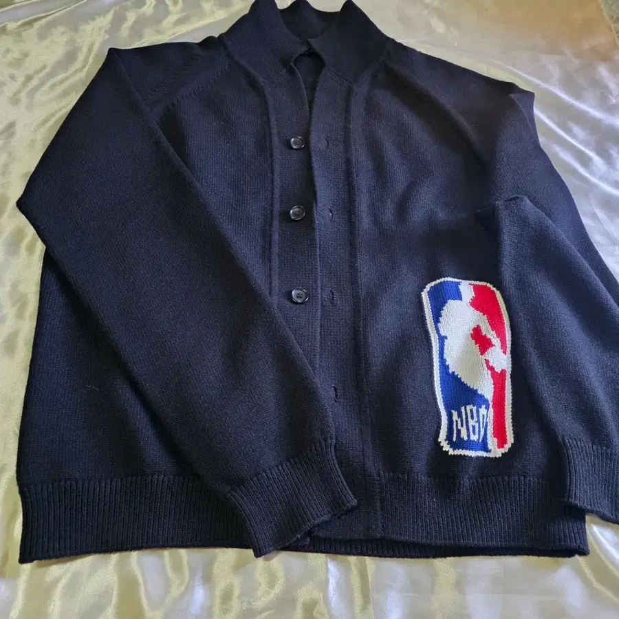 루이비통 (정품) NBA 콜라보레이션 한정판 니트 가디건