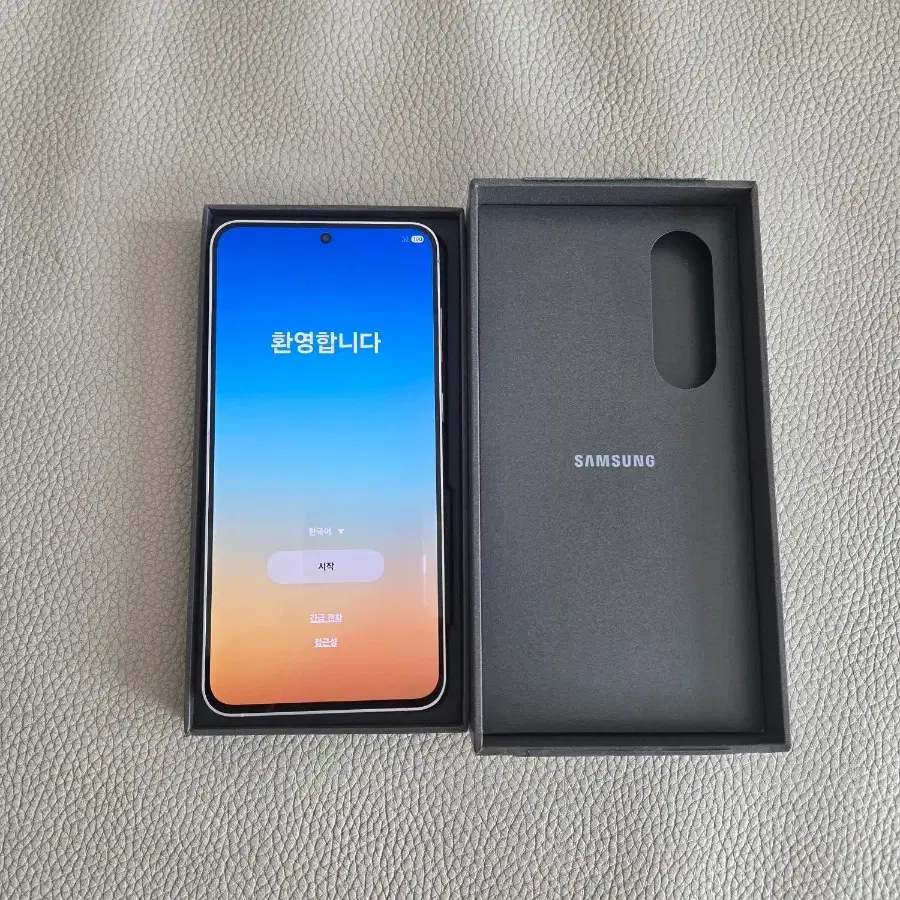 갤럭시S25fe 256gb 흰색 팝니다.