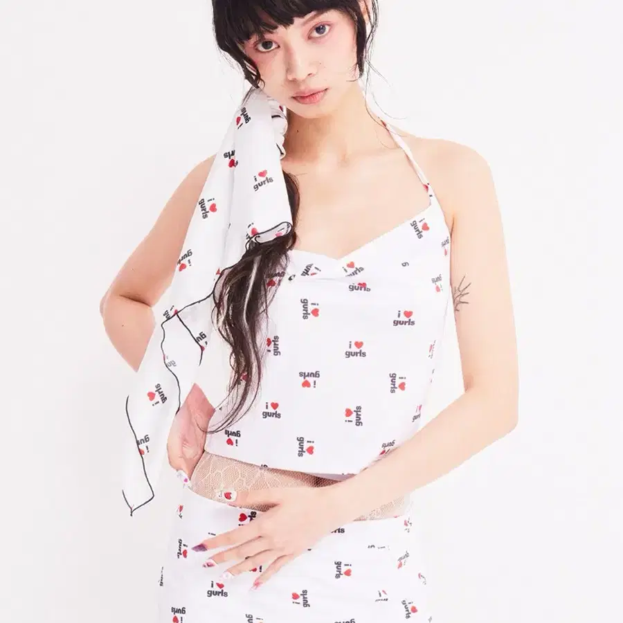 애즈이프캘리 LOVE HALTERNECK SLEEVELESS 홀터넥 탑