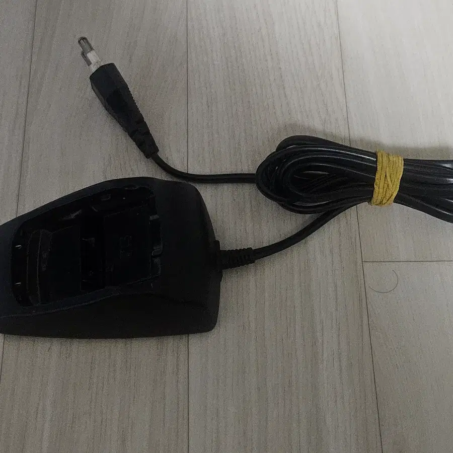 스카이 IM-3000오케스트라폰 충전기 DTC-300A 팝니다