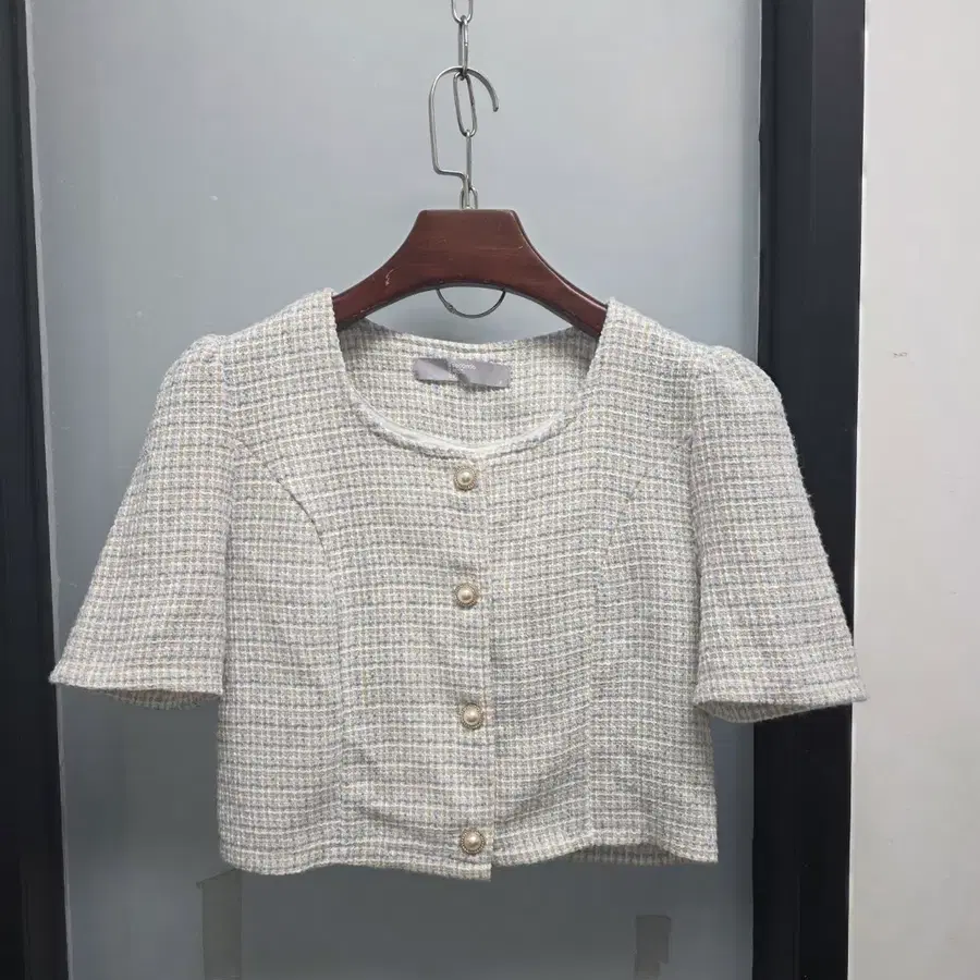 에잇세컨즈 트위드 퍼프 자켓