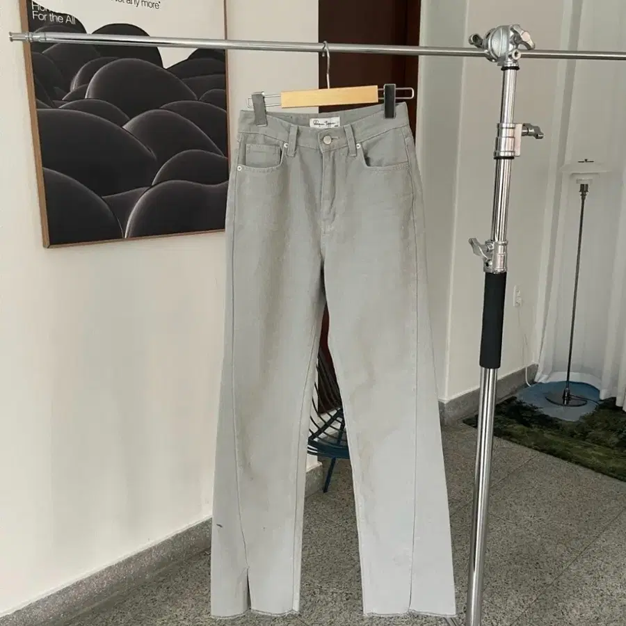 연한 회색 바지 밑단 트임 보관만한 새상품
