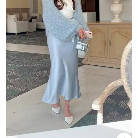 교신 모던로브 새틴 소라색 스커트 하객룩 머메이드