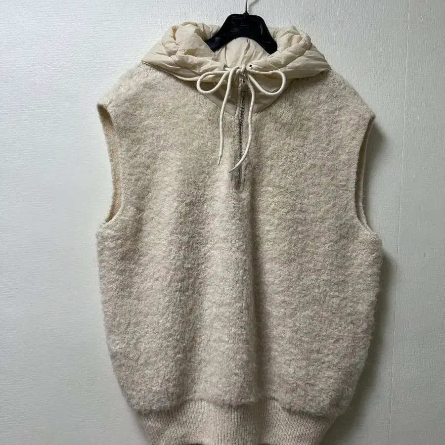 TANKUS s25 아이보리 후드 니트 조끼 프리