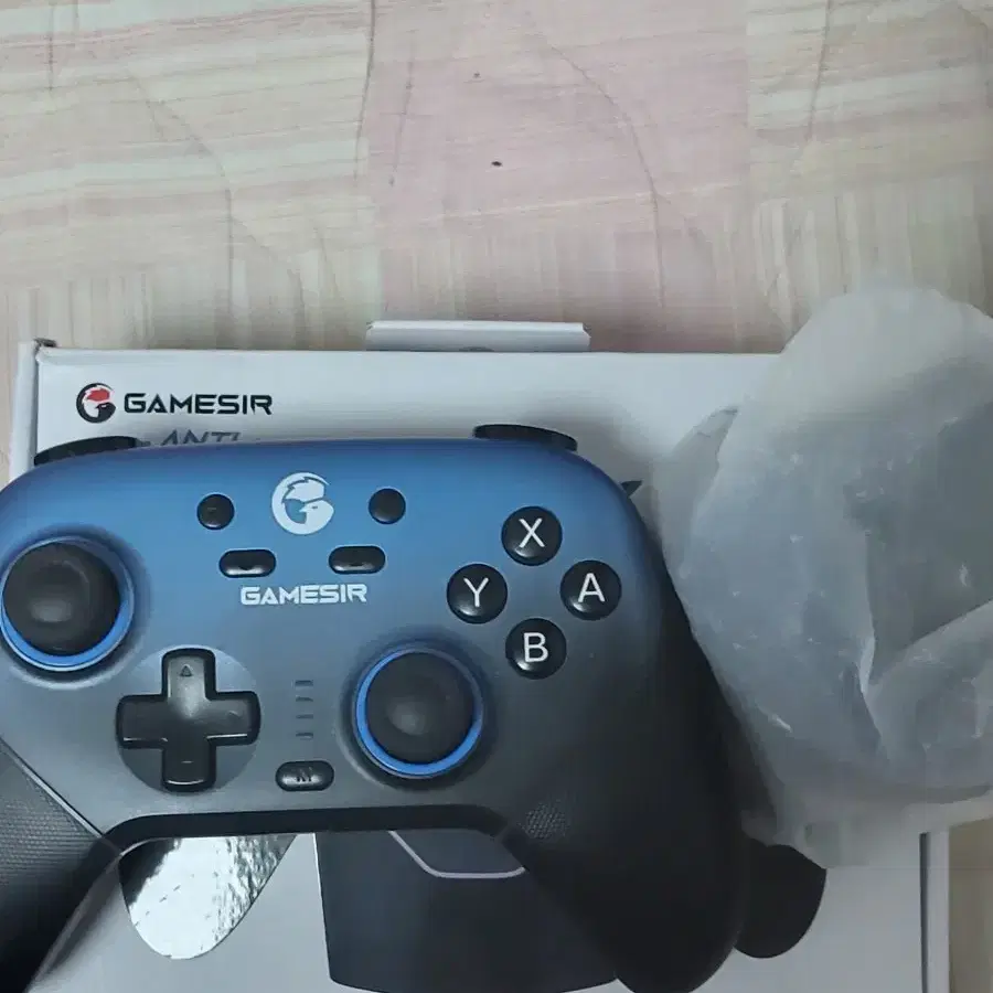 슈퍼노바 게임패드 팝니다.
