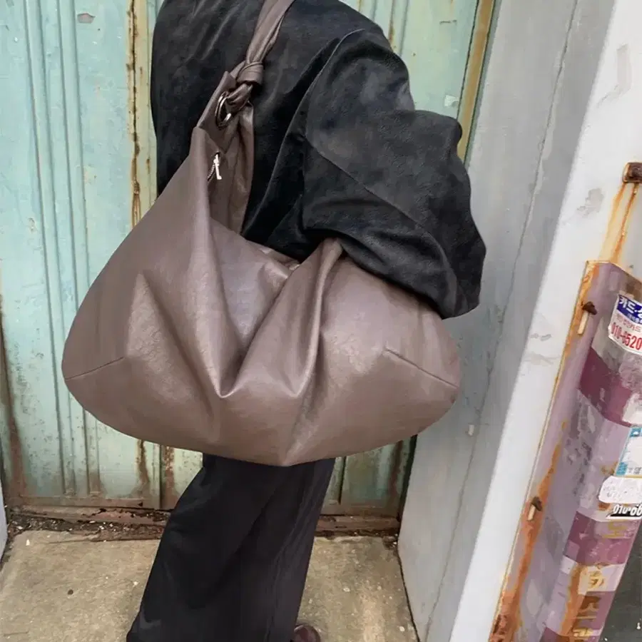 무니쉬 루프 백 브라운