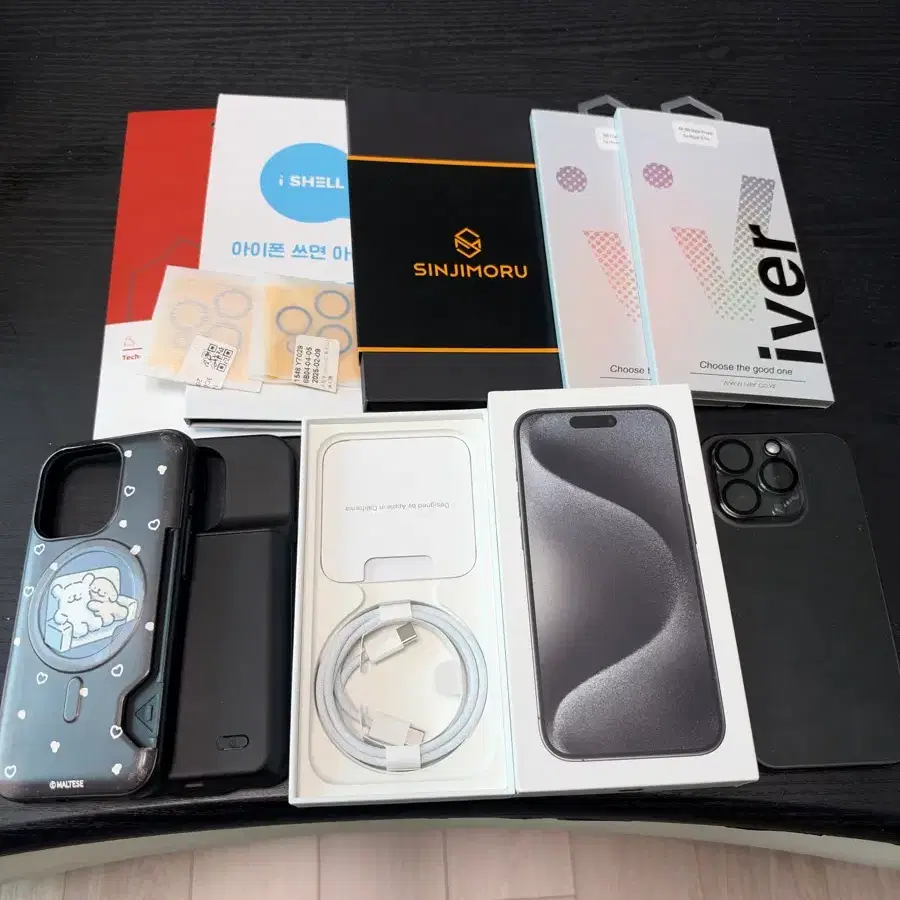 아이폰15 프로 512GB 미국판 (카메라무음) 팝니다. 액정 금이감/기능정상 IPhone 15 pro 512GB