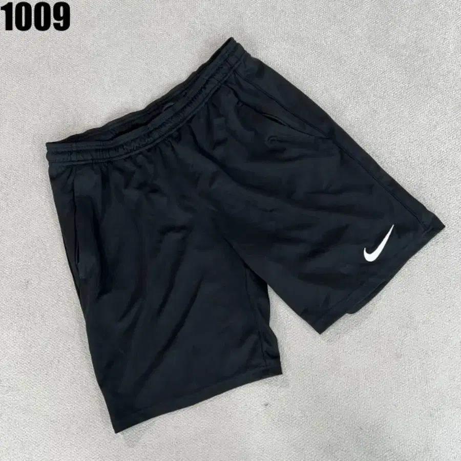 나이키 드라이핏 반바지 블랙 M