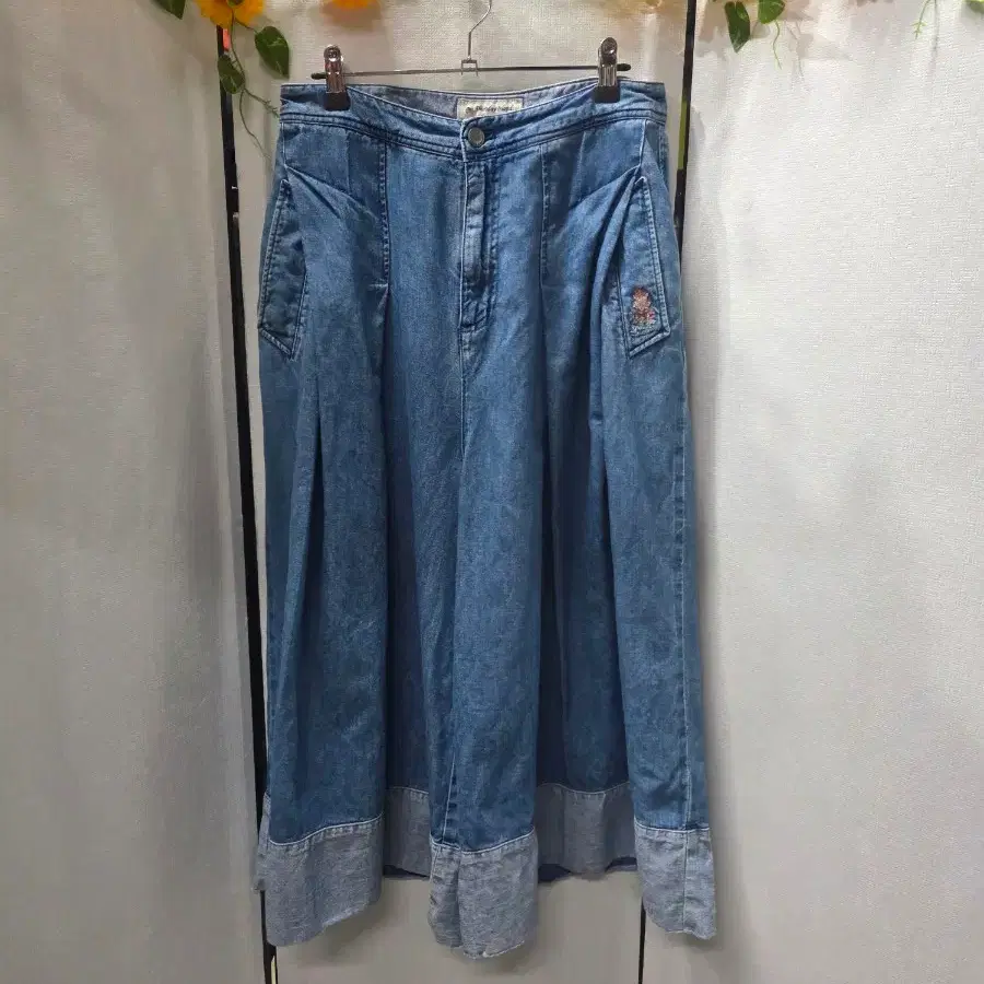 써스데이아일랜드데님바지