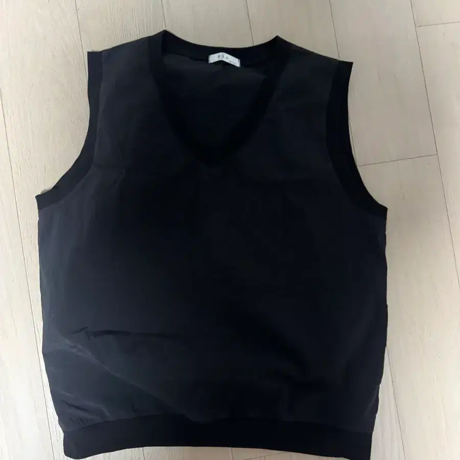 여성 브이넥 베스트