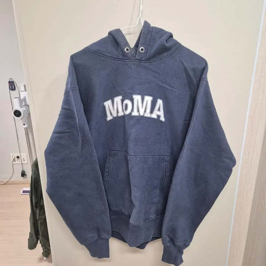 MOMA 후드티 네이비
