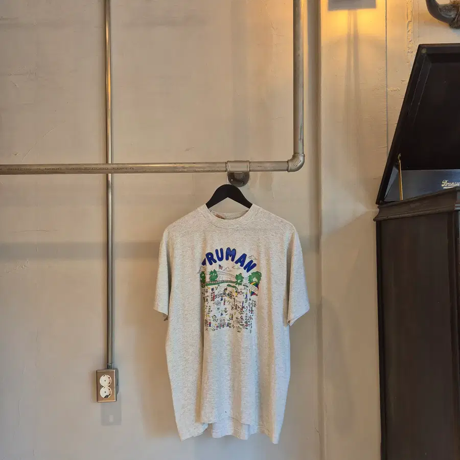 Vintage Truman Schoolyard Cartoon Graphic T-Shirt 빈티지 트루먼 스쿨야드 카툰 그래픽 반팔 티셔츠