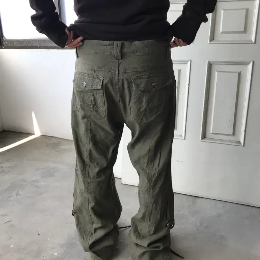 Lady blue 빈티지 절개 부츠컷 디테일 코튼 팬츠 Z2250