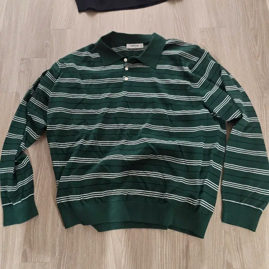 (XL)에잇세컨즈 네이비 스트라이프 카라 니트 긴팔 팝니다.새상품급