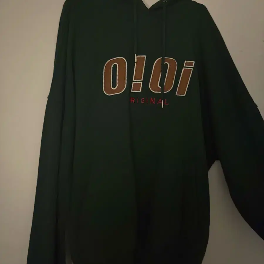 Oioi 후드티 다크그린