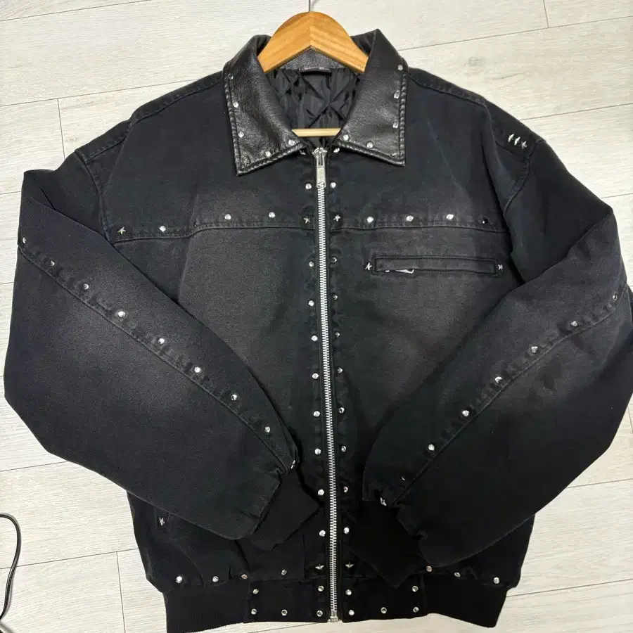 [XL] Belvet 스타 스터드 워크 자켓 (현재 품절)