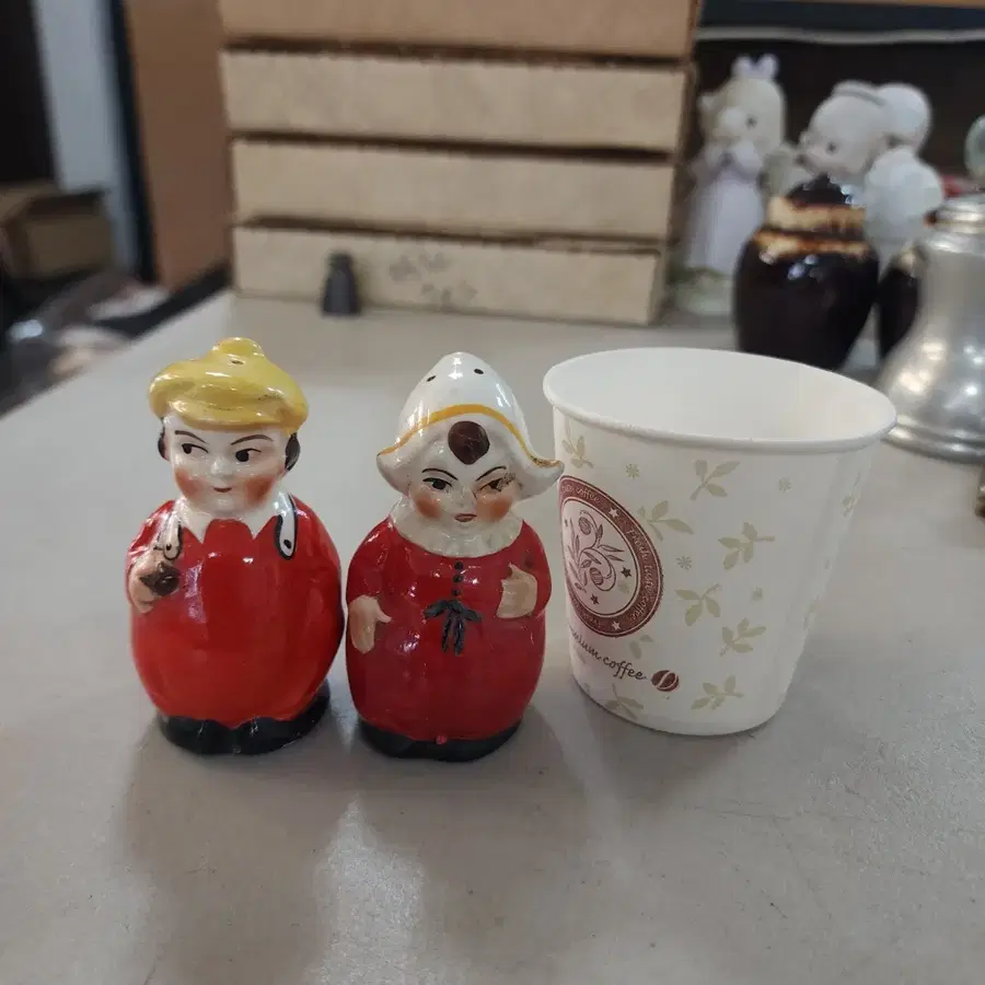 1960년대 체코슬로바키아(Czechoslovakia) 빈티지 도자기 네덜란드 소년과 소녀(Dutch Boy & Girl) 소금후추통 세트에20000원